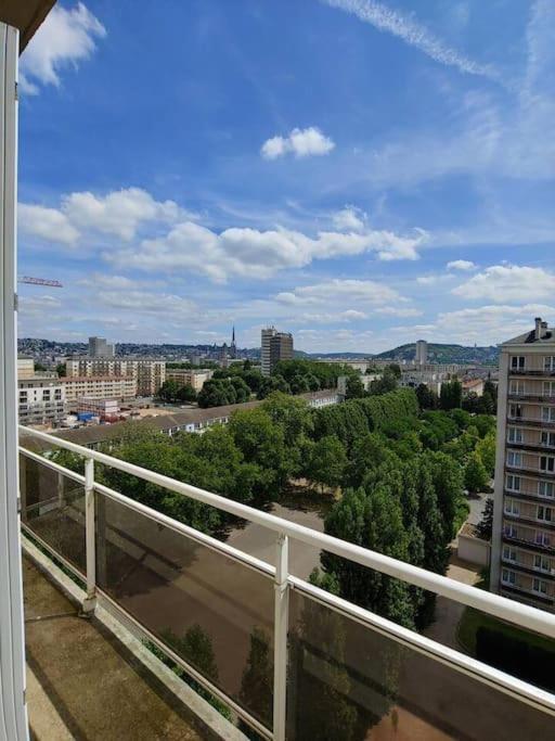 Spacieux F4 Avec Vue Panoramique Et 2 Places De Parking Rouen Exterior photo